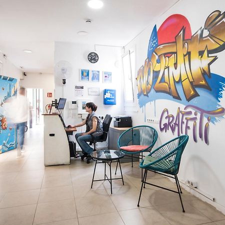 No Limit Hostel Graffiti Barcelona Luaran gambar