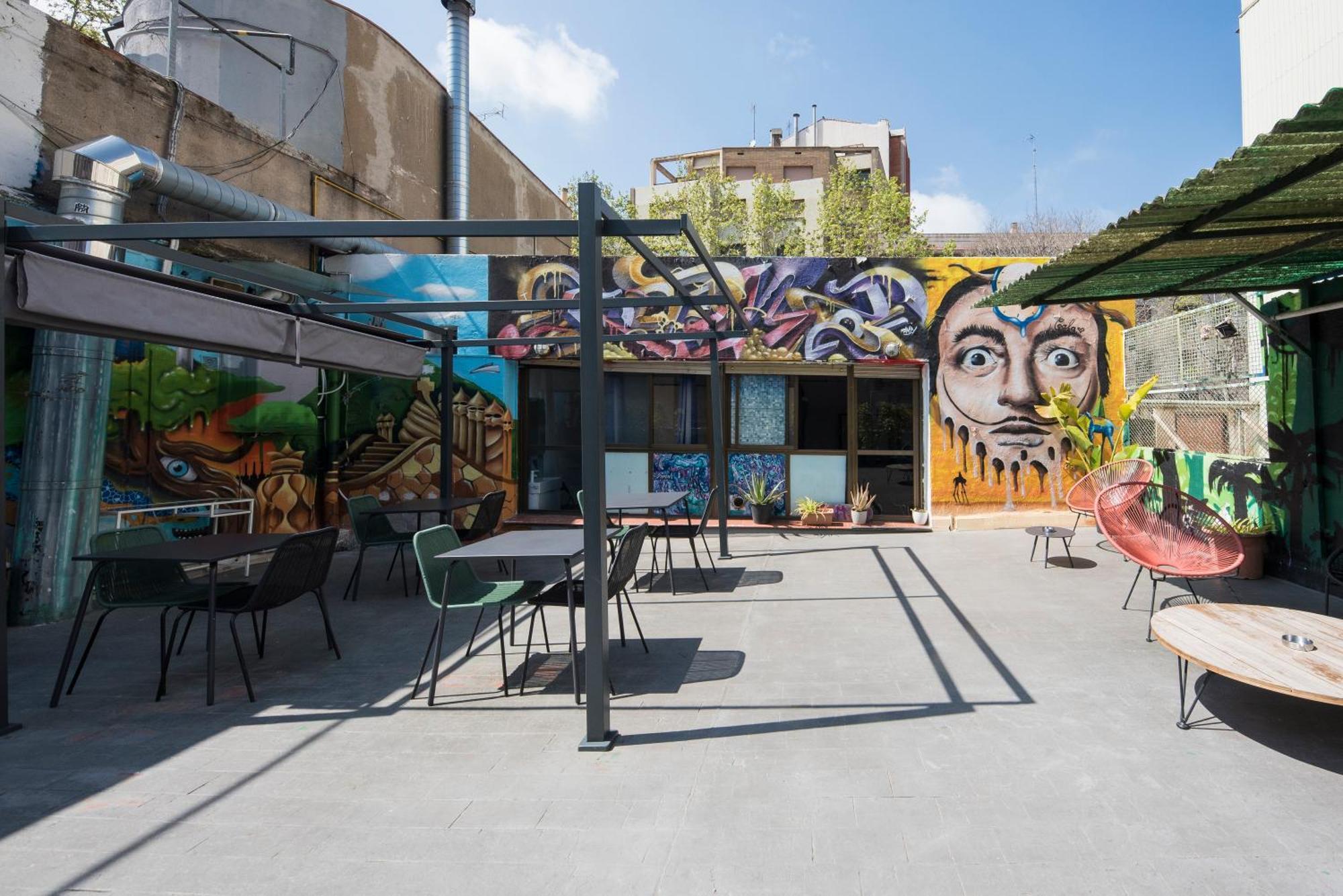 No Limit Hostel Graffiti Barcelona Luaran gambar