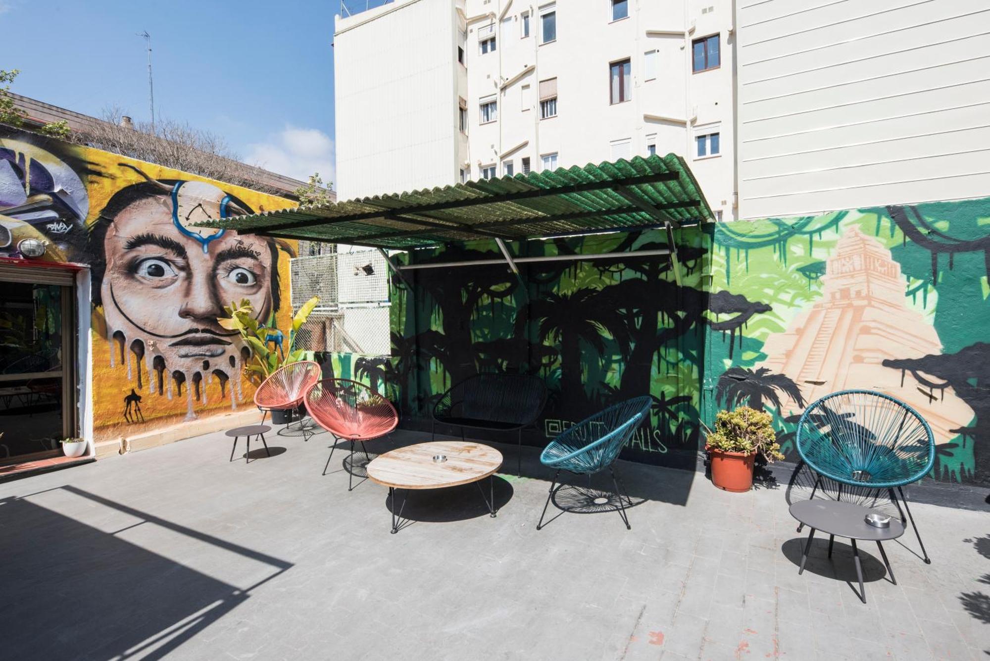 No Limit Hostel Graffiti Barcelona Luaran gambar