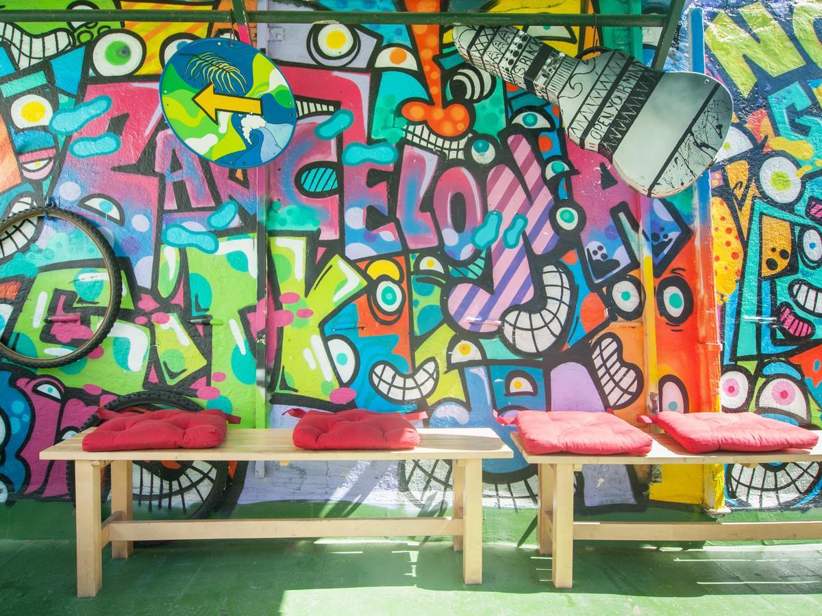 No Limit Hostel Graffiti Barcelona Luaran gambar