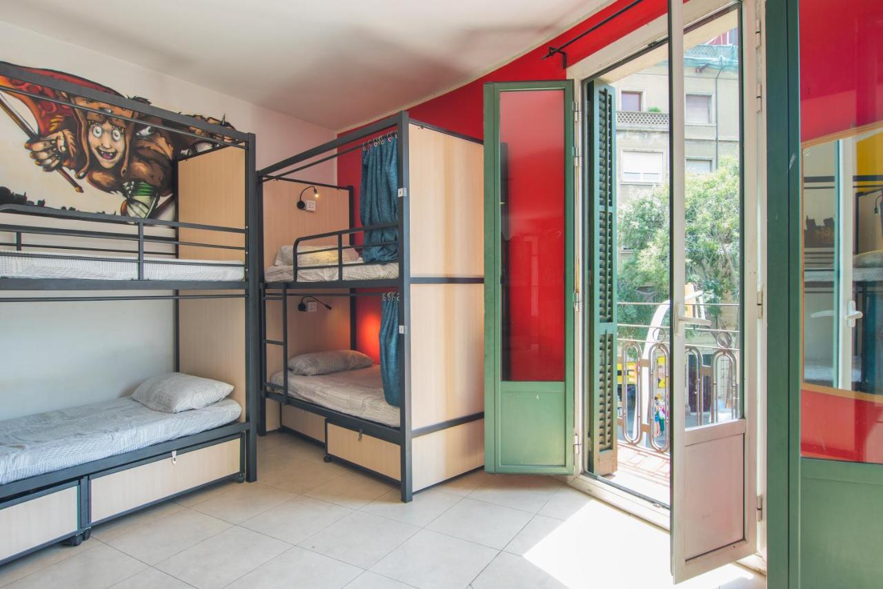No Limit Hostel Graffiti Barcelona Bilik gambar