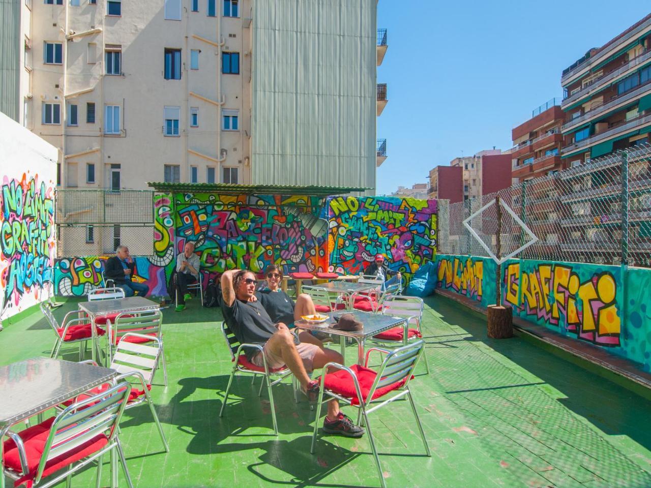 No Limit Hostel Graffiti Barcelona Luaran gambar