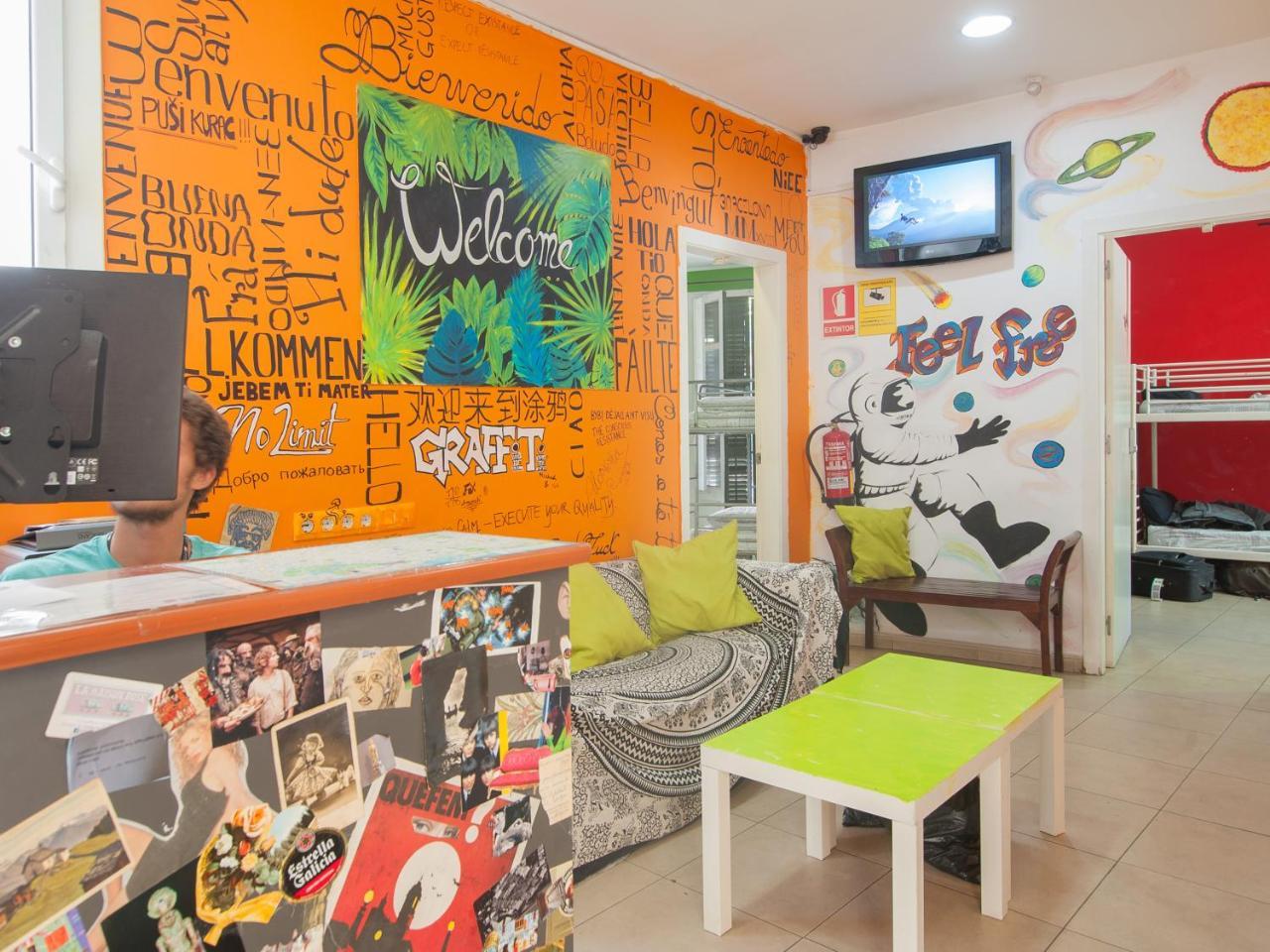 No Limit Hostel Graffiti Barcelona Luaran gambar