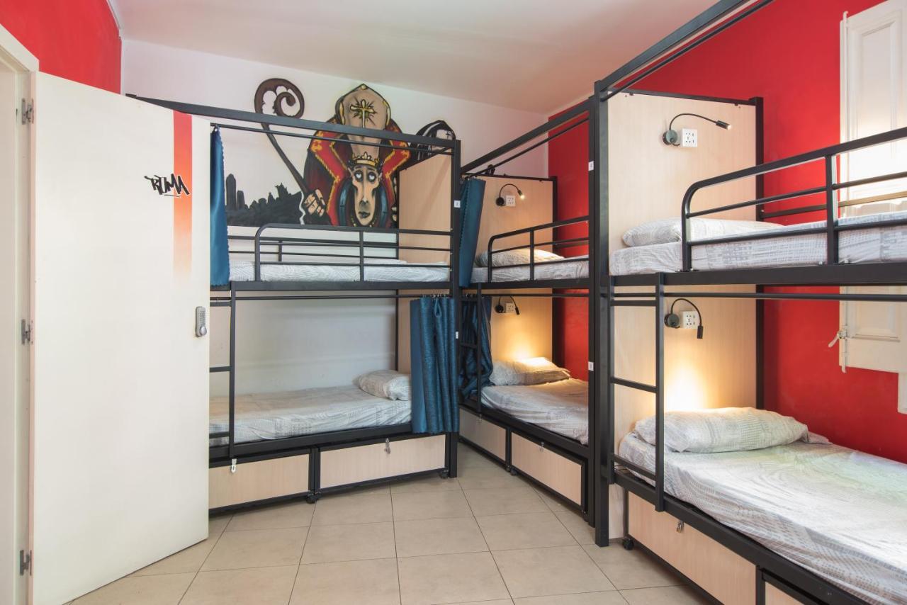 No Limit Hostel Graffiti Barcelona Bilik gambar