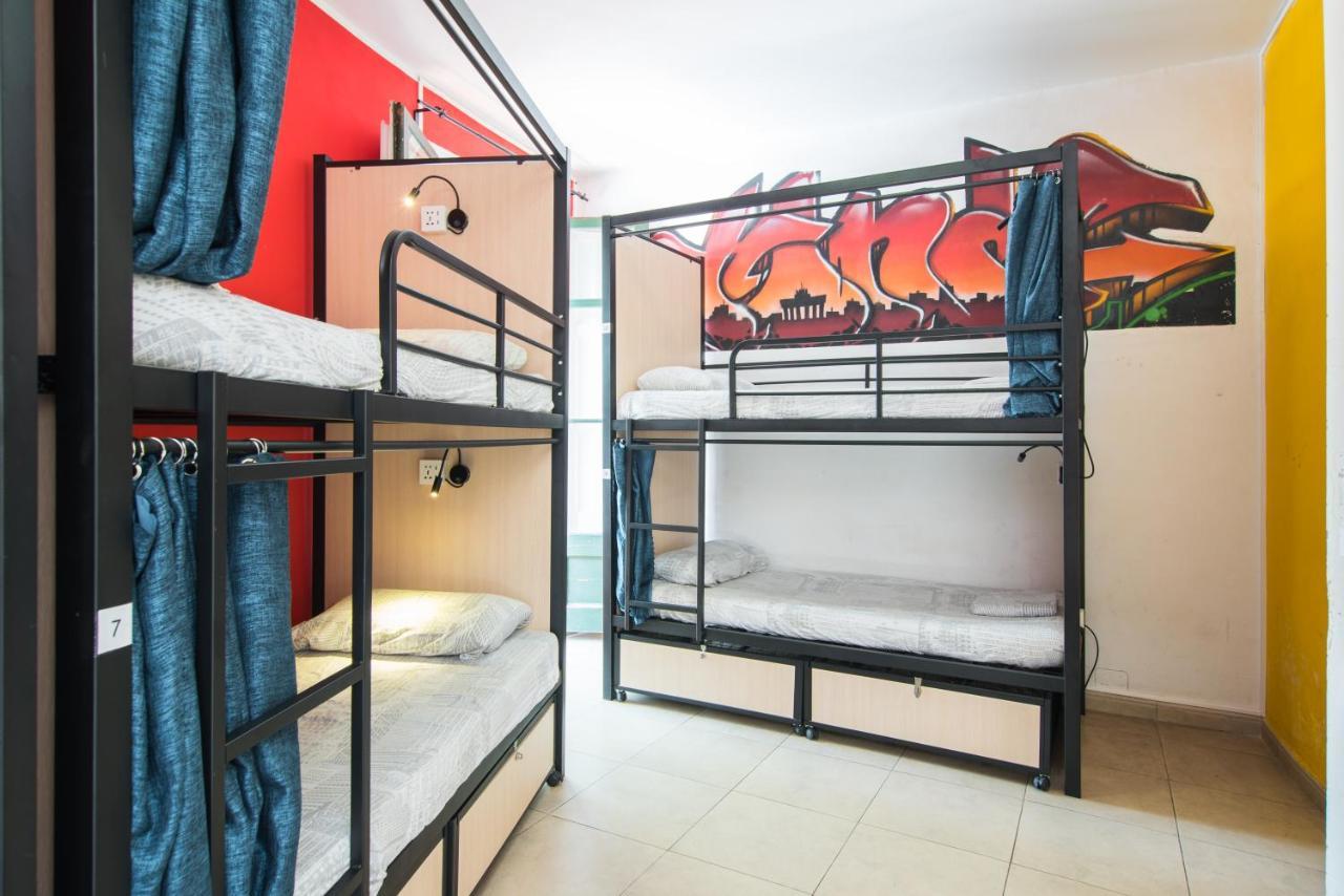 No Limit Hostel Graffiti Barcelona Bilik gambar